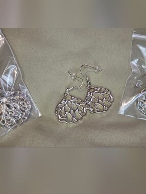 Handmade Silver Tone Filigree Heart Dangle Earrings Lightweight Boho